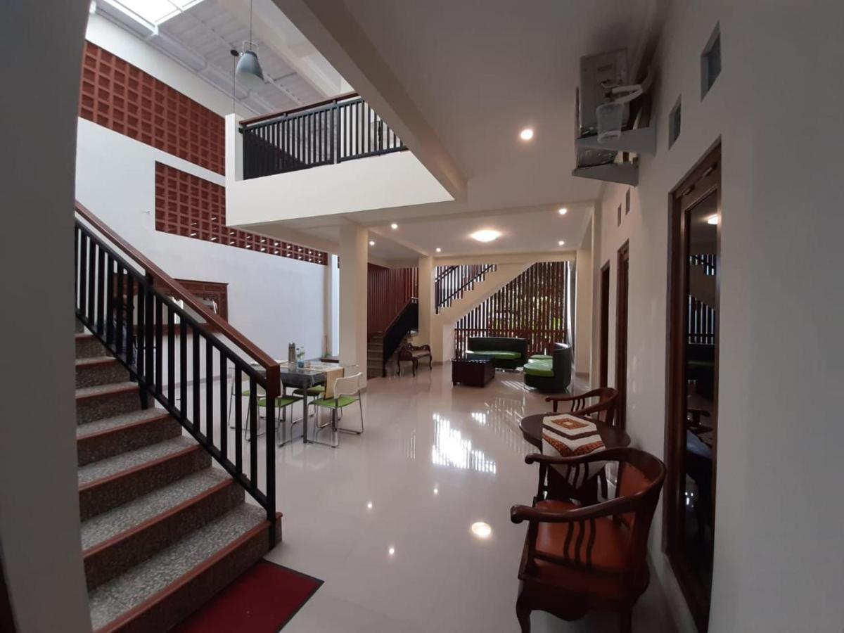Omah Nayan Hotel Maguwo Ngoại thất bức ảnh