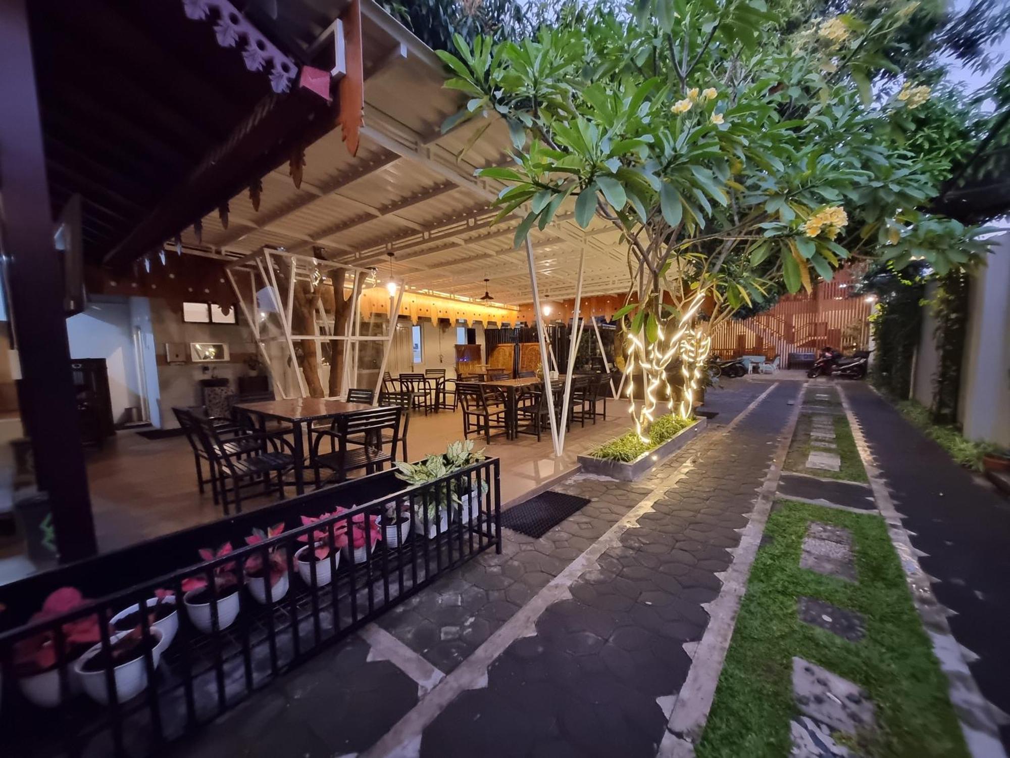 Omah Nayan Hotel Maguwo Ngoại thất bức ảnh