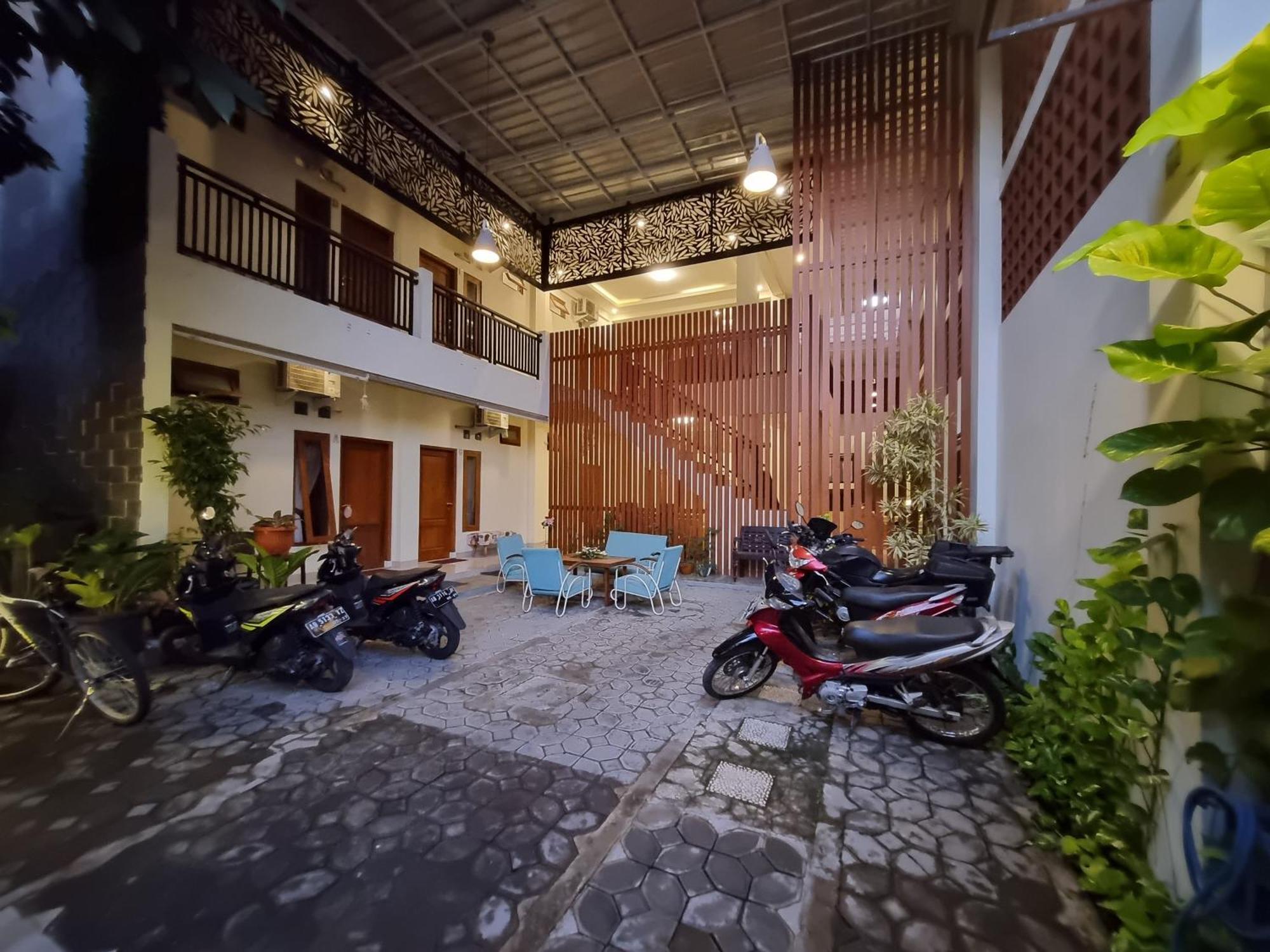 Omah Nayan Hotel Maguwo Ngoại thất bức ảnh