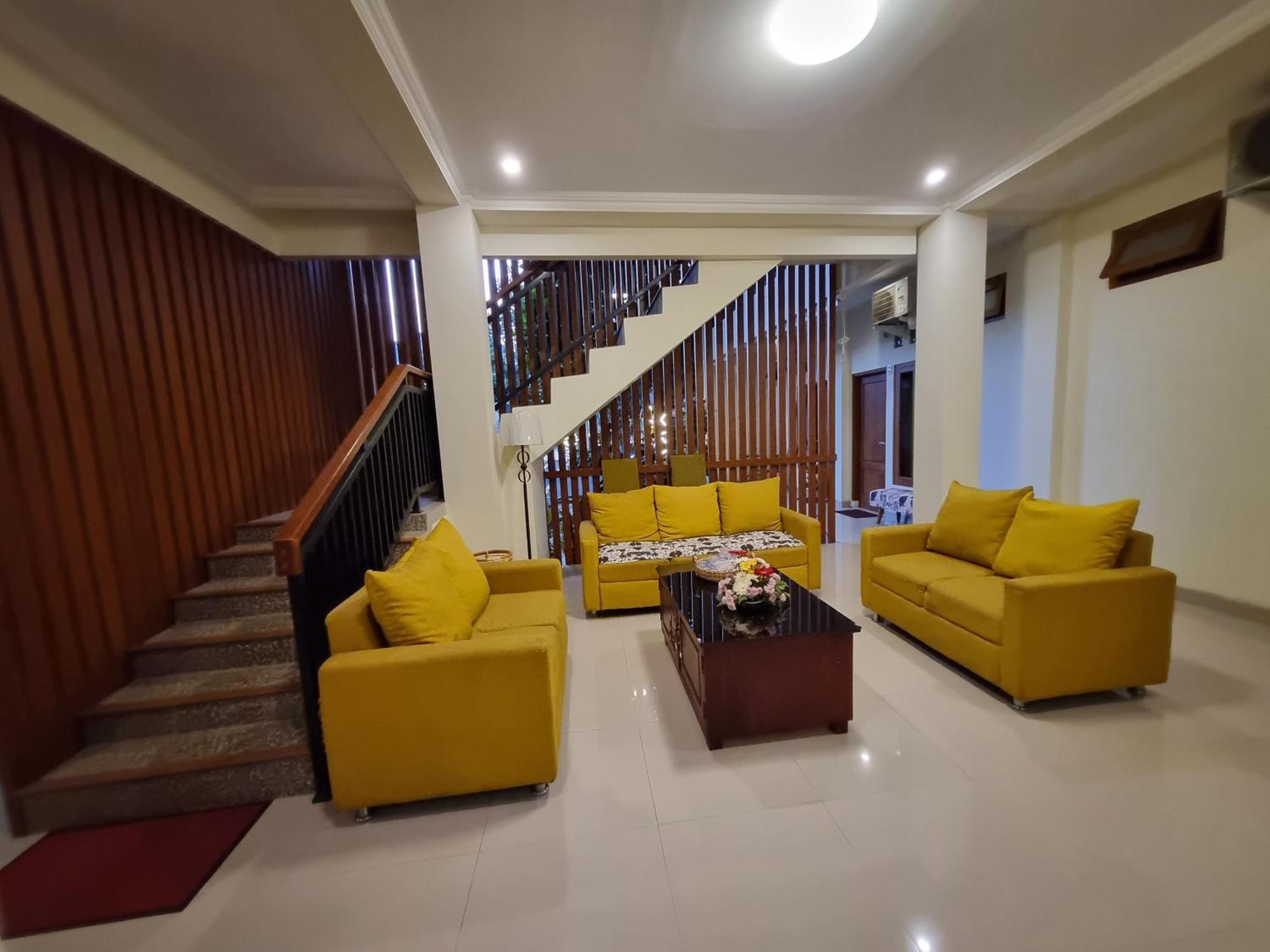 Omah Nayan Hotel Maguwo Ngoại thất bức ảnh