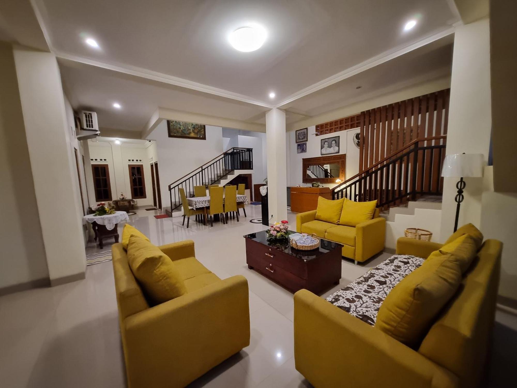 Omah Nayan Hotel Maguwo Ngoại thất bức ảnh
